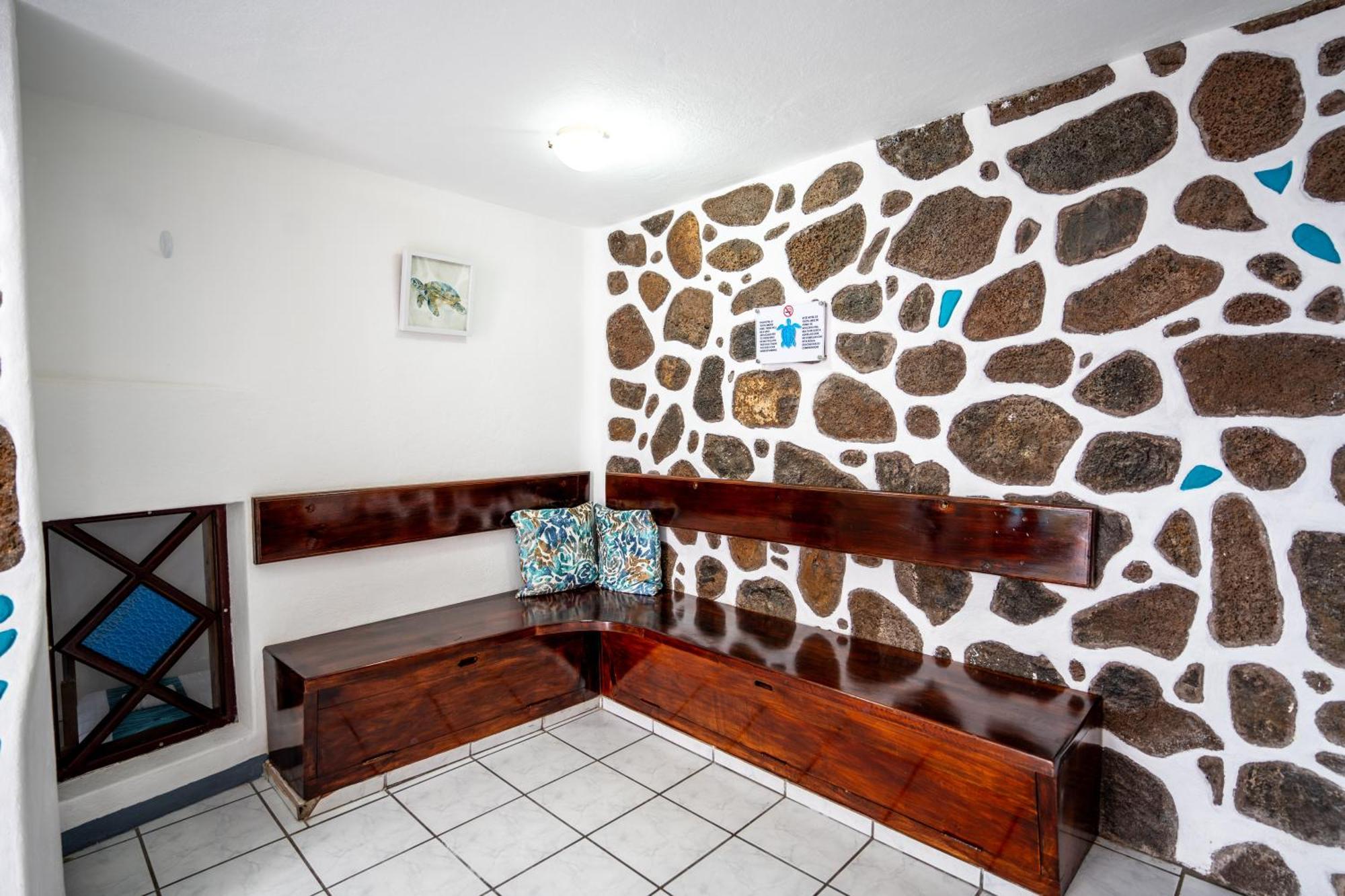 Maidith Galapagos Inn Puerto Ayora  Exterior foto